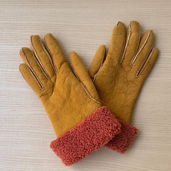 Hermes Mustard Gloves